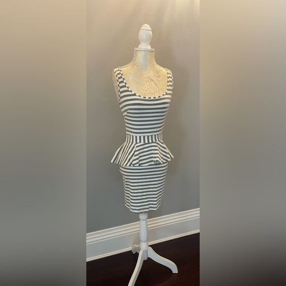 BEBE GREY/WHITE STRIPE  Peplum Style Dress w/Back Zip Closures,  XS - Picture 2 of 15